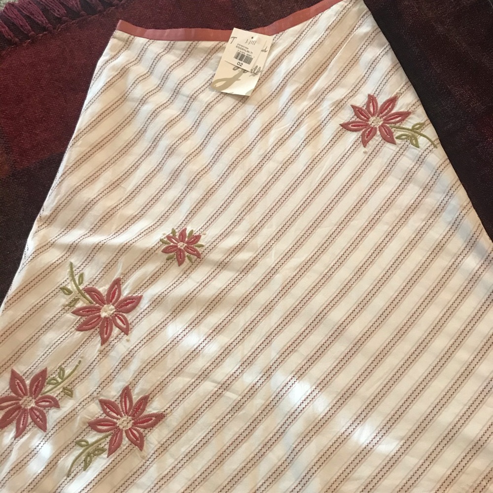 J jill embroidered design skirt